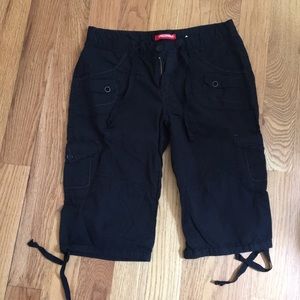 Women’s Unionbay cargo shorts.